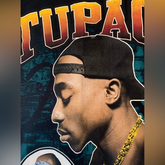 2PAC- Mens size Medium, black short sleeved tee. New. Never worn. - Picture 5 of 6